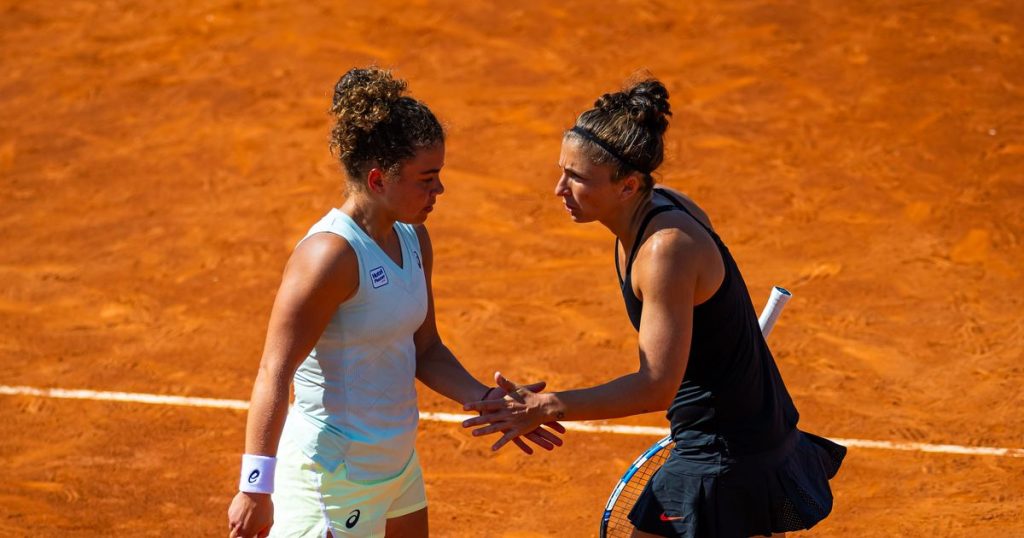 On home soil, Errani and Paolini battle to Rome doubles title