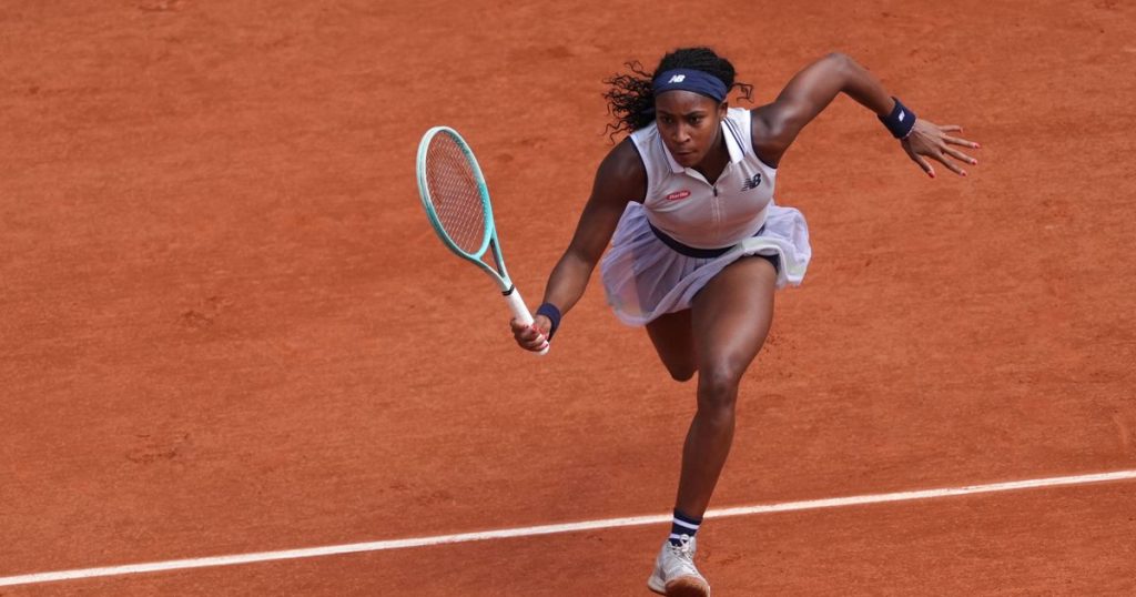 Gauff battles back against Jabeur to reach Roland Garros semis