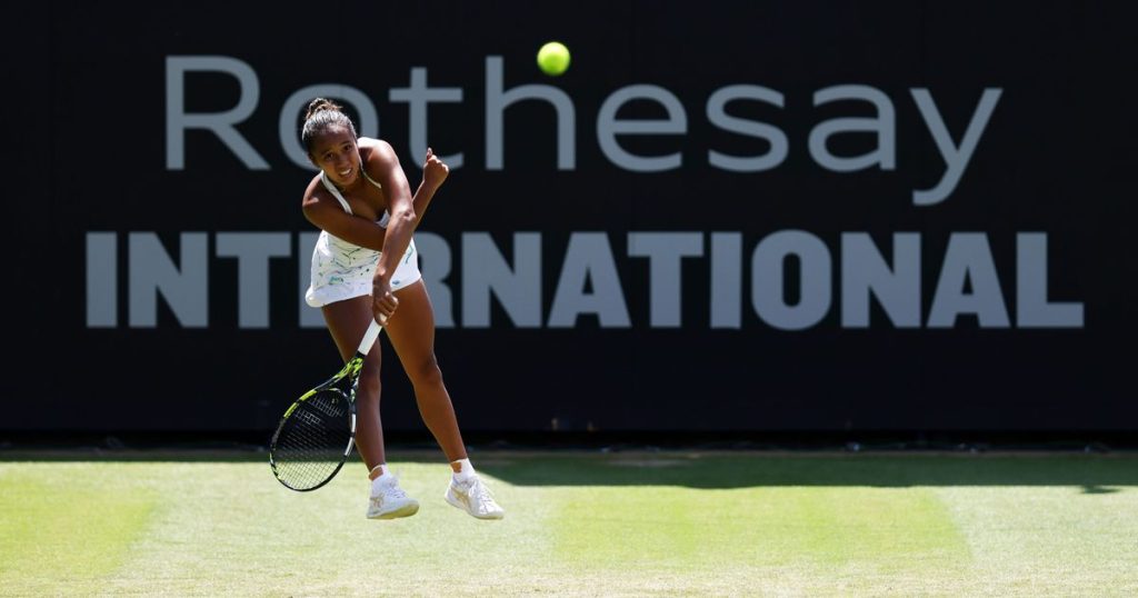 Fernandez makes first grass semifinal in Eastbourne; Muchova withdraws