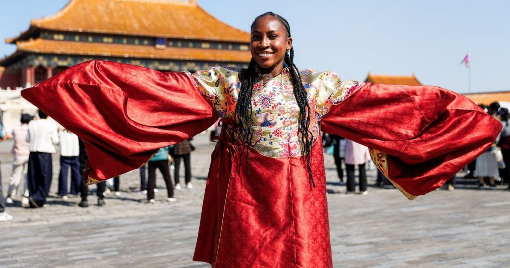 Tourist mode! Gauff, Kostyuk, Osaka see famous Beijing sights